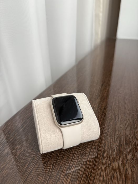 Смарт- годинник Apple Watch SE