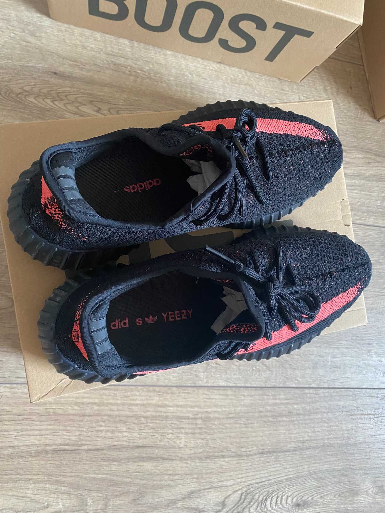 Yeezy Boost 350 v2 Red Stripe 43 9,5US