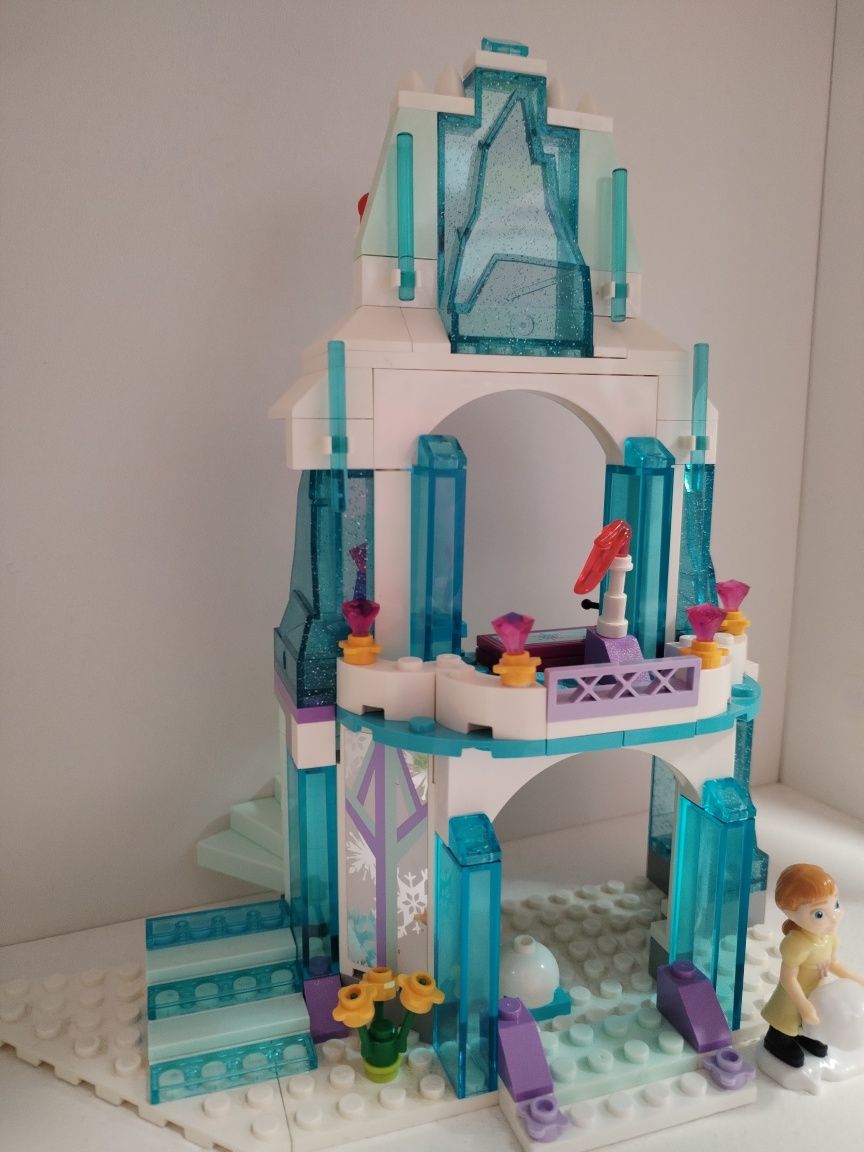 Замок Frozen Lego