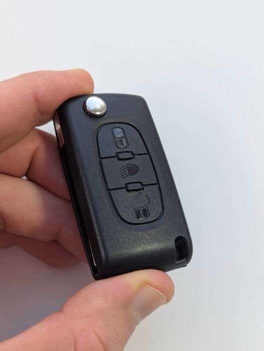 Викидний корпус ключа 3 кнопки Citroen Fiat Peugeot  CE0536