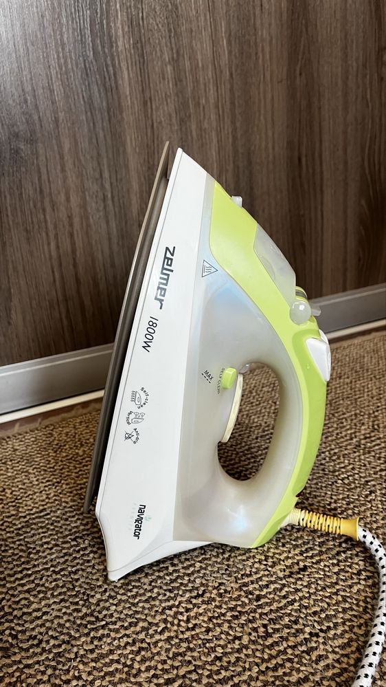 Праска Zelmer Navigator 1800W | Б/в, у хорошому стані