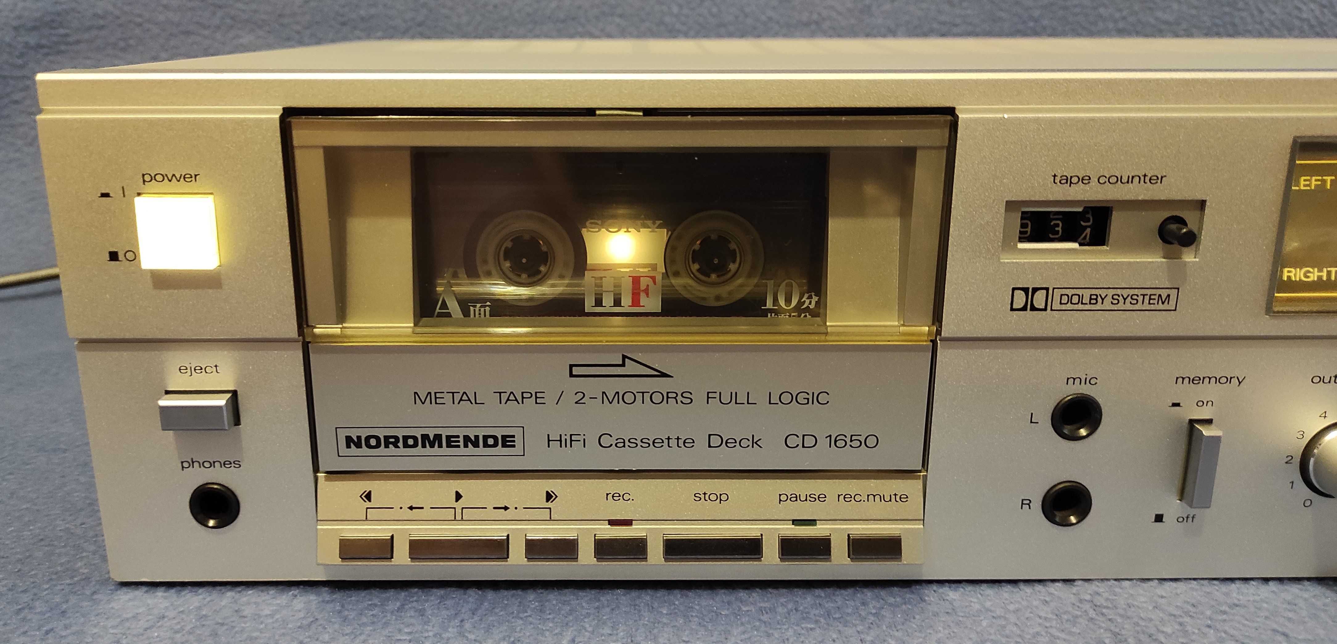 Кассетный магнитофон NORDMENDE CD1650.