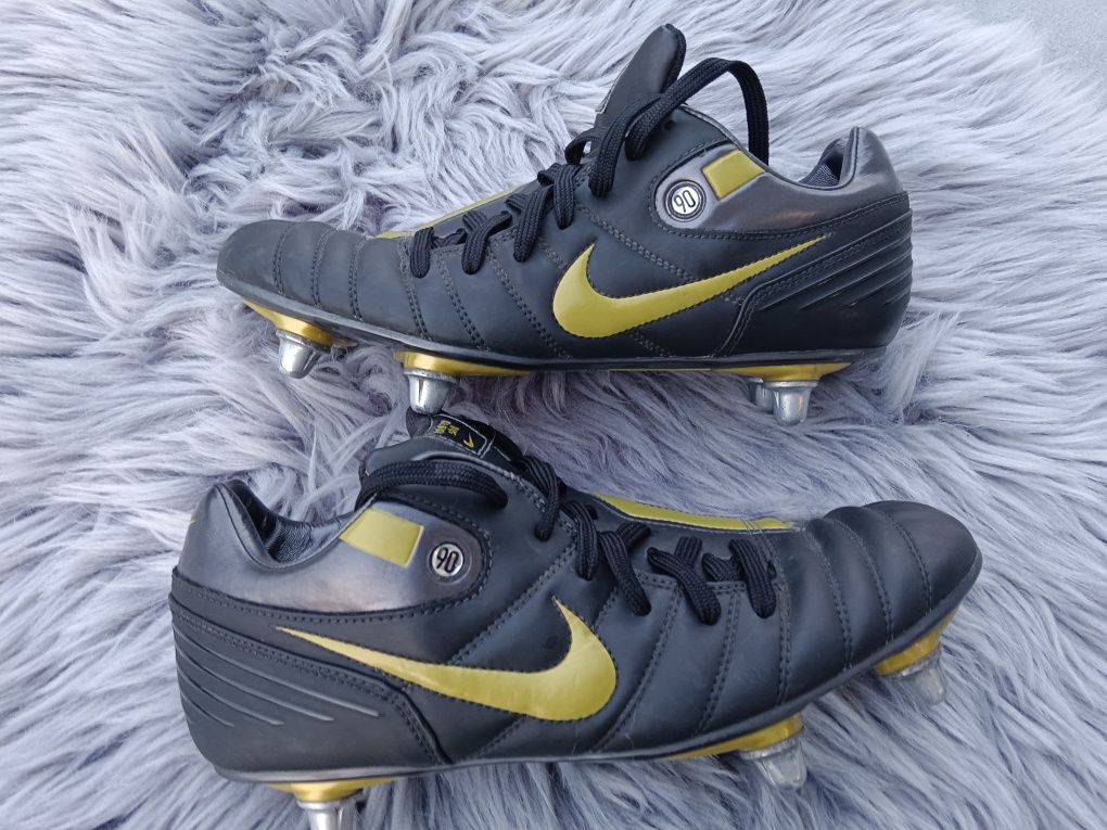Korki czarno-złote Nike total 90 shift rozm. 41
