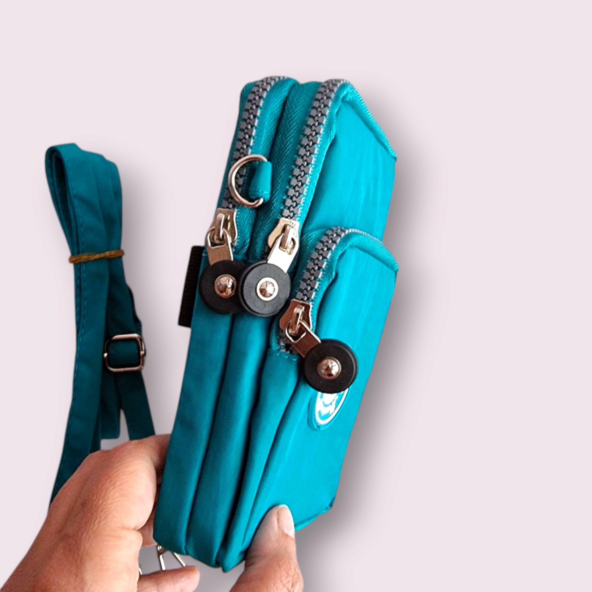 Bolsa Pequena c/ 3 bolsos NOVA