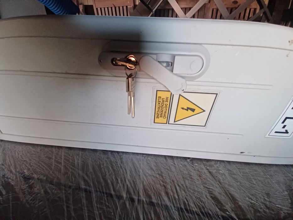 Skrzynka elektryczna  budowlana