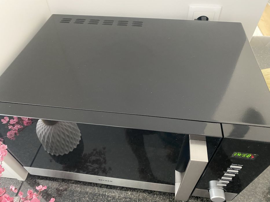 Microondas com forno e grill 30 litros