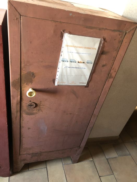 Продам сейф металевий