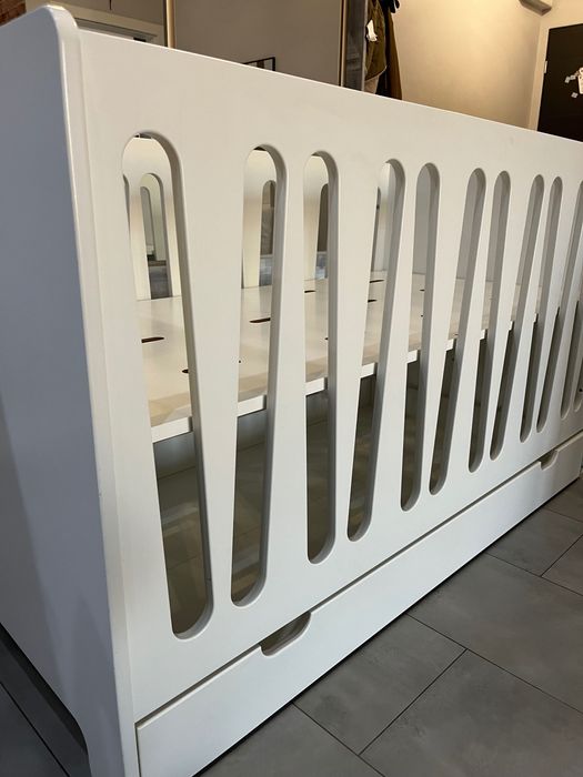 Łóżeczko Pinio Moon 70x140 z szufladą