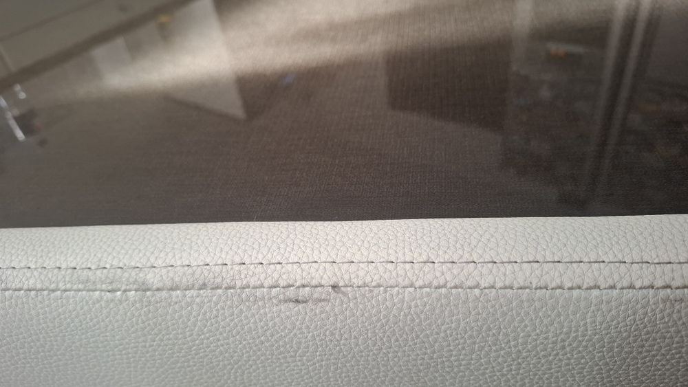 Ława biala ,szklany blat