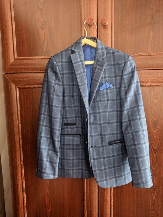 Продам піджак на хлопчика 8-9 років 3-4 клас