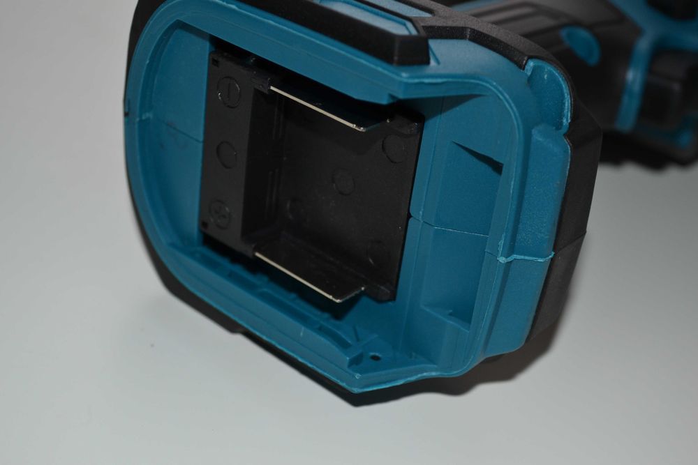 Klucz udarowy Gisam 2800nm + akumulator, walizka Na baterie Makita 18V