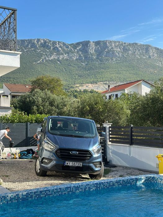 Wynajem busa 9-osobowego – FORD CUSTOM