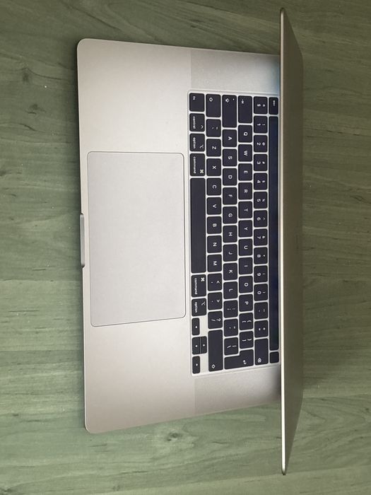 Macbook pro 16 (2019] - Intel i7/ 32 gb ramu / 1Tb SSD - STAN IDEALNY