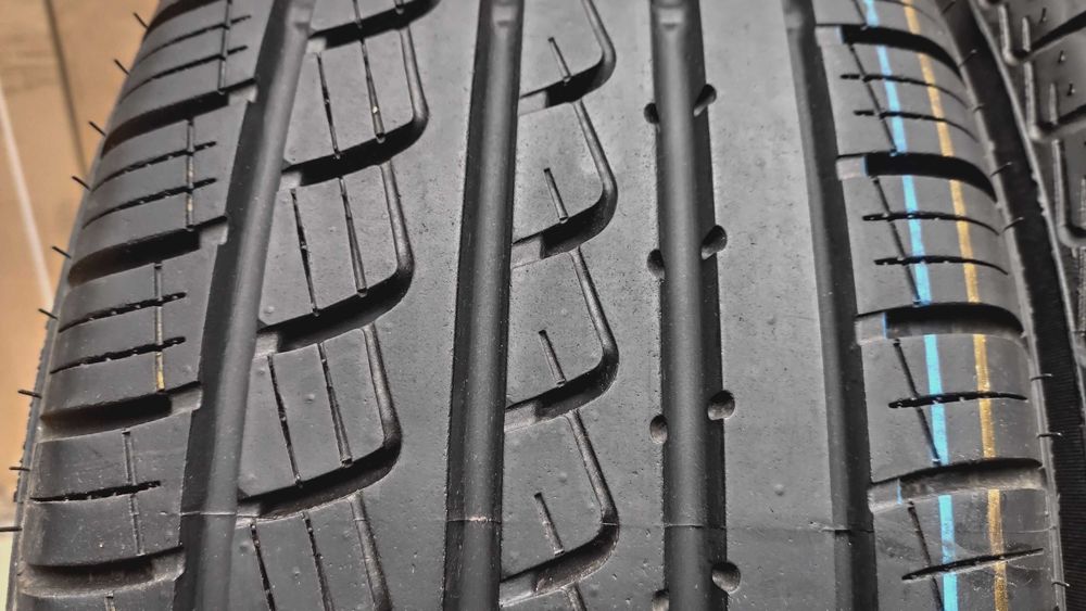 шини 215/55R17.  Pirelli.