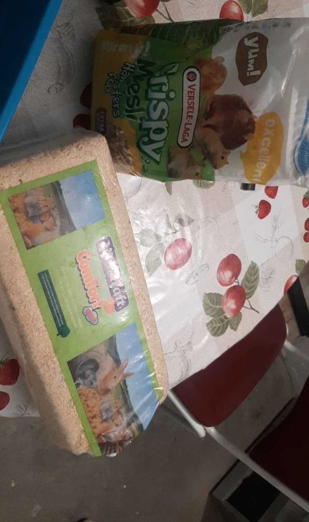 Aquário de 15 litros e gaiola de hamsters