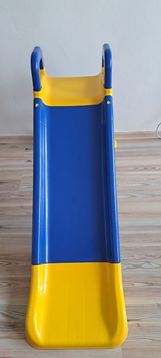 Zjeżdżalnia dziecięca