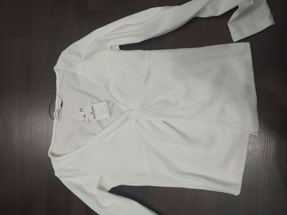 Стильная белая кофта • Новая (без бирок) • Испания

Продам новую бел