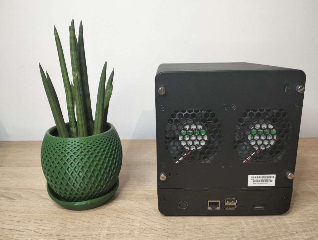 Synology DS411+ II 1.8 GHz DDR2 1GB 4x BAY NAS