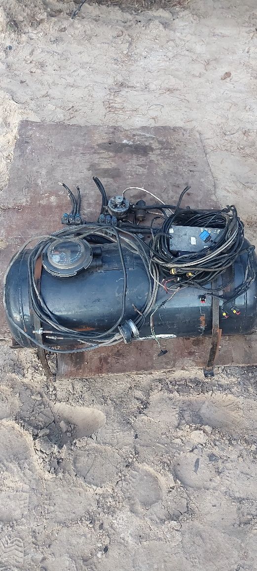 ГБО євро4,євро2 балон під запаску таблетка цилиндрический балон