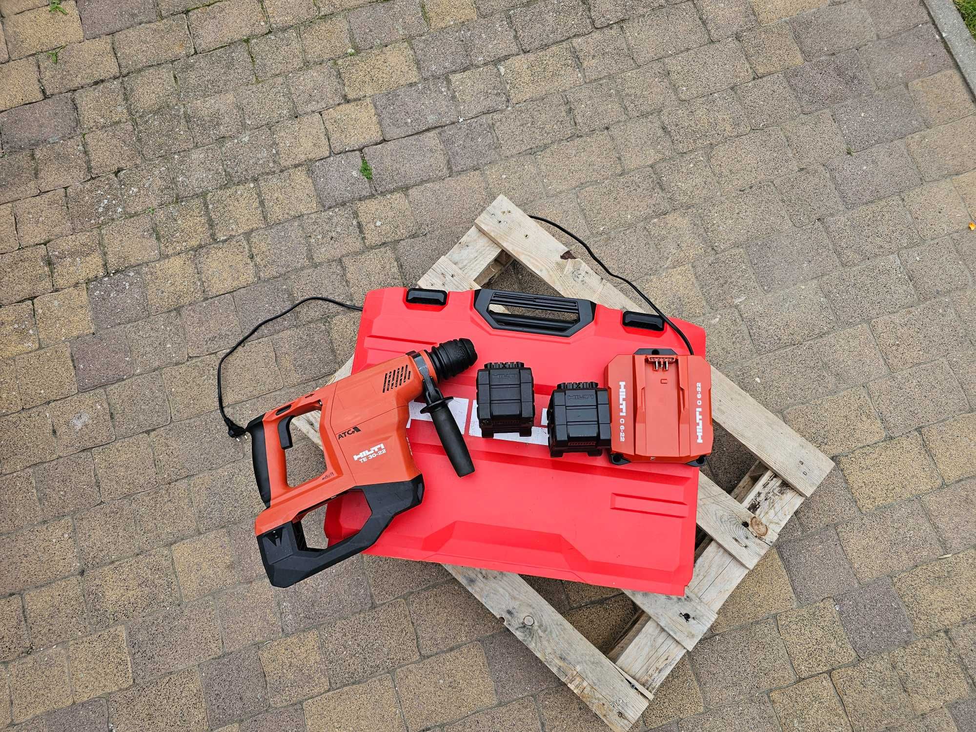 HILTI TE 30-22 młotowiertarka nuron 2x12Ah FAKTURA zestaw