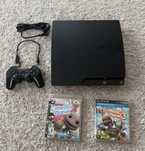 Konsola PS3 z padem i dwoma grami + kabel do zasilania konsoli i pada
