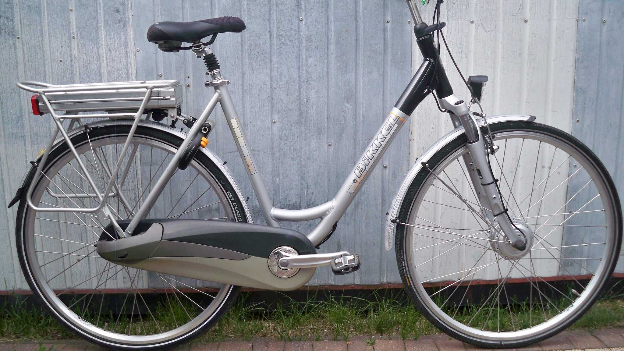 Elektryczny rower BIKKEL rama 54 cm. ALUMINIOWA Nexus 8 koła 28