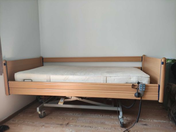 Łóżko rehabilitacyjne + 2 materace