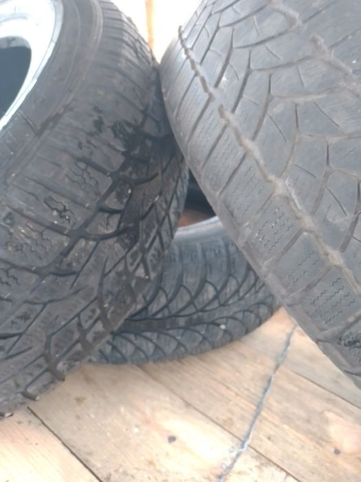 Продам Б/у покрышки в хорошем состоянии можно поставить на запаску