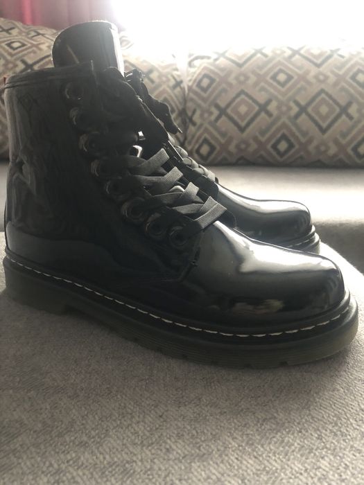 Весняне лакове взуття