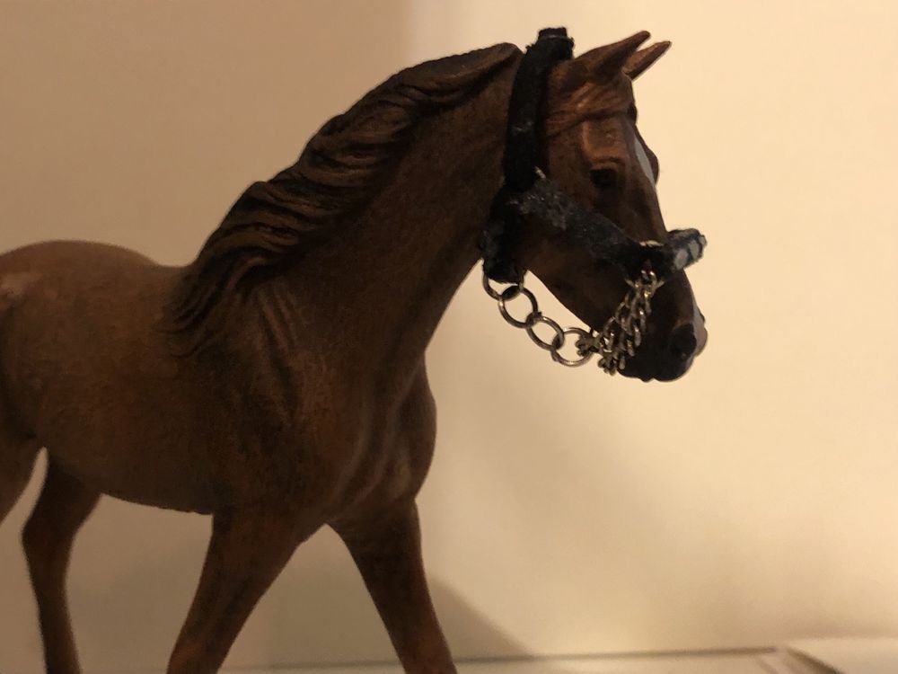 klacz Collecta z kantarem model konia figurka