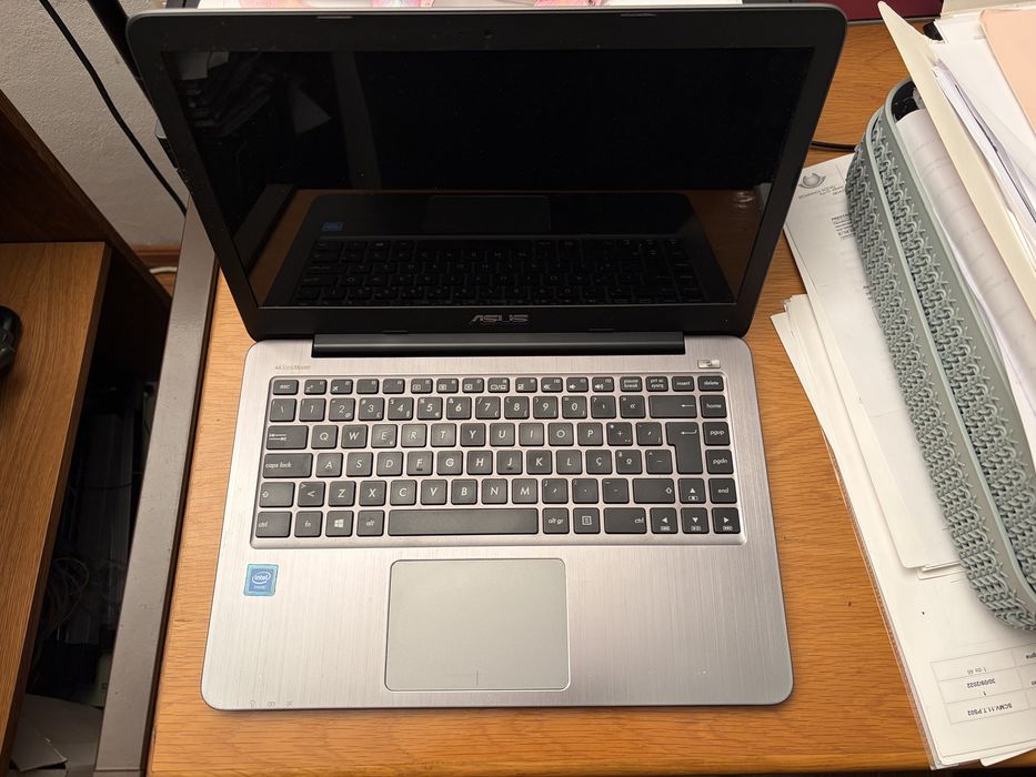 Portatil ASUS E403S