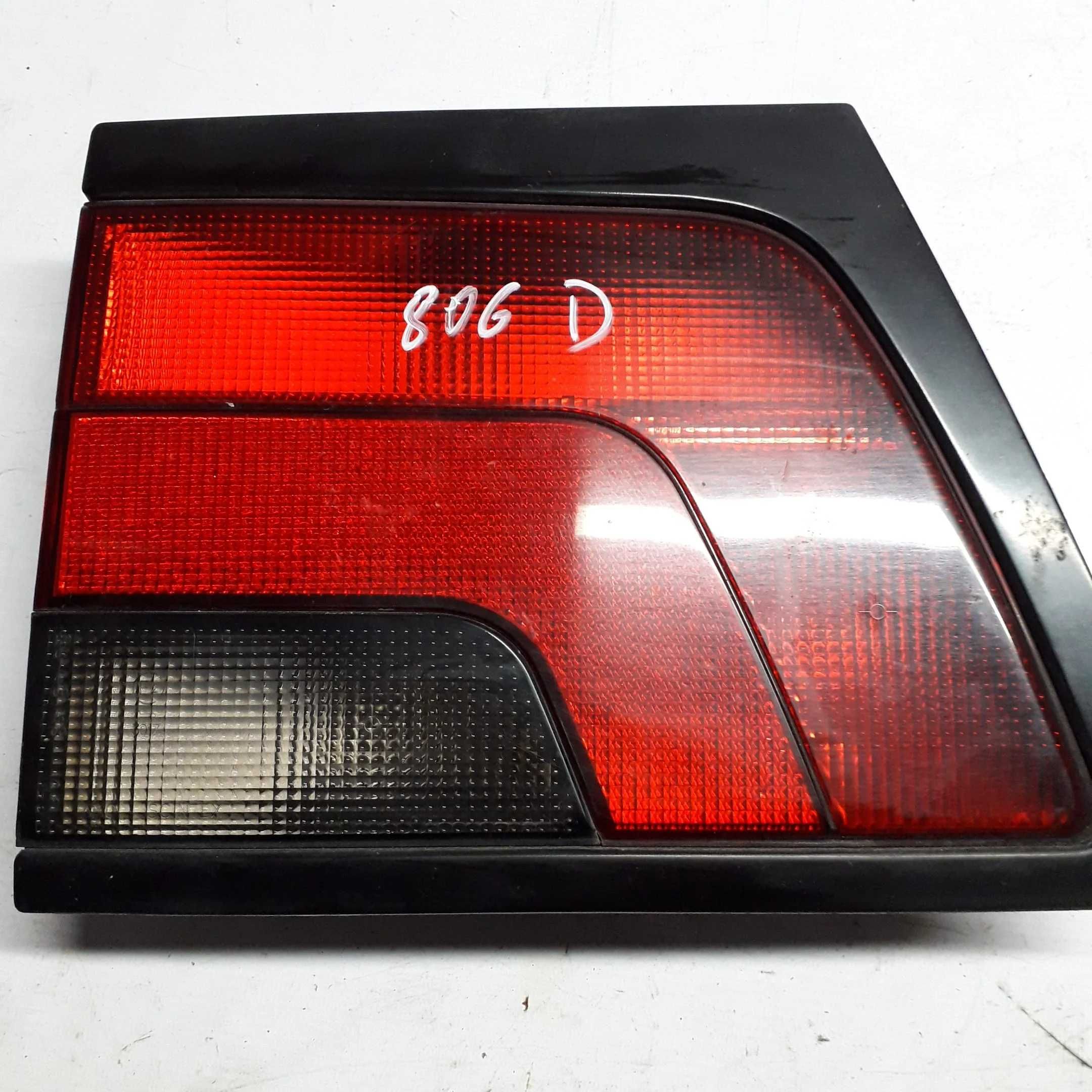 Farolim direito mala Peugeot 806