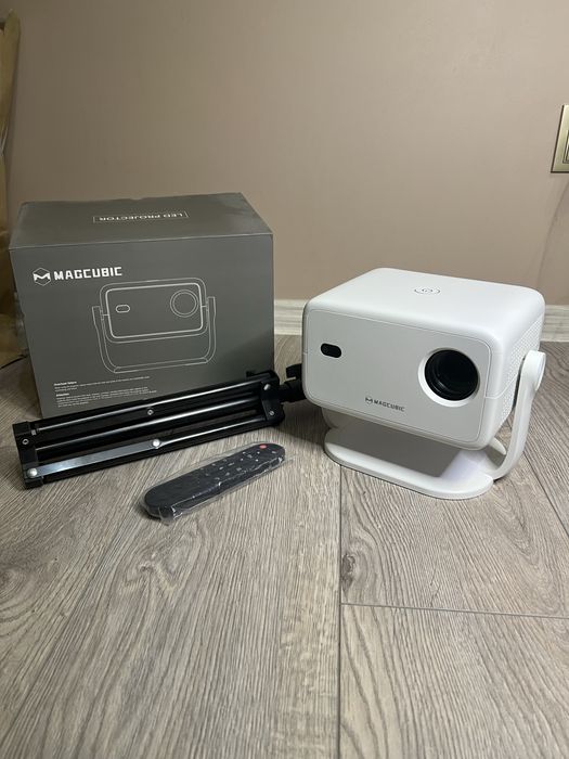 Проектор Magcubic l018 + Штатив + Экран
