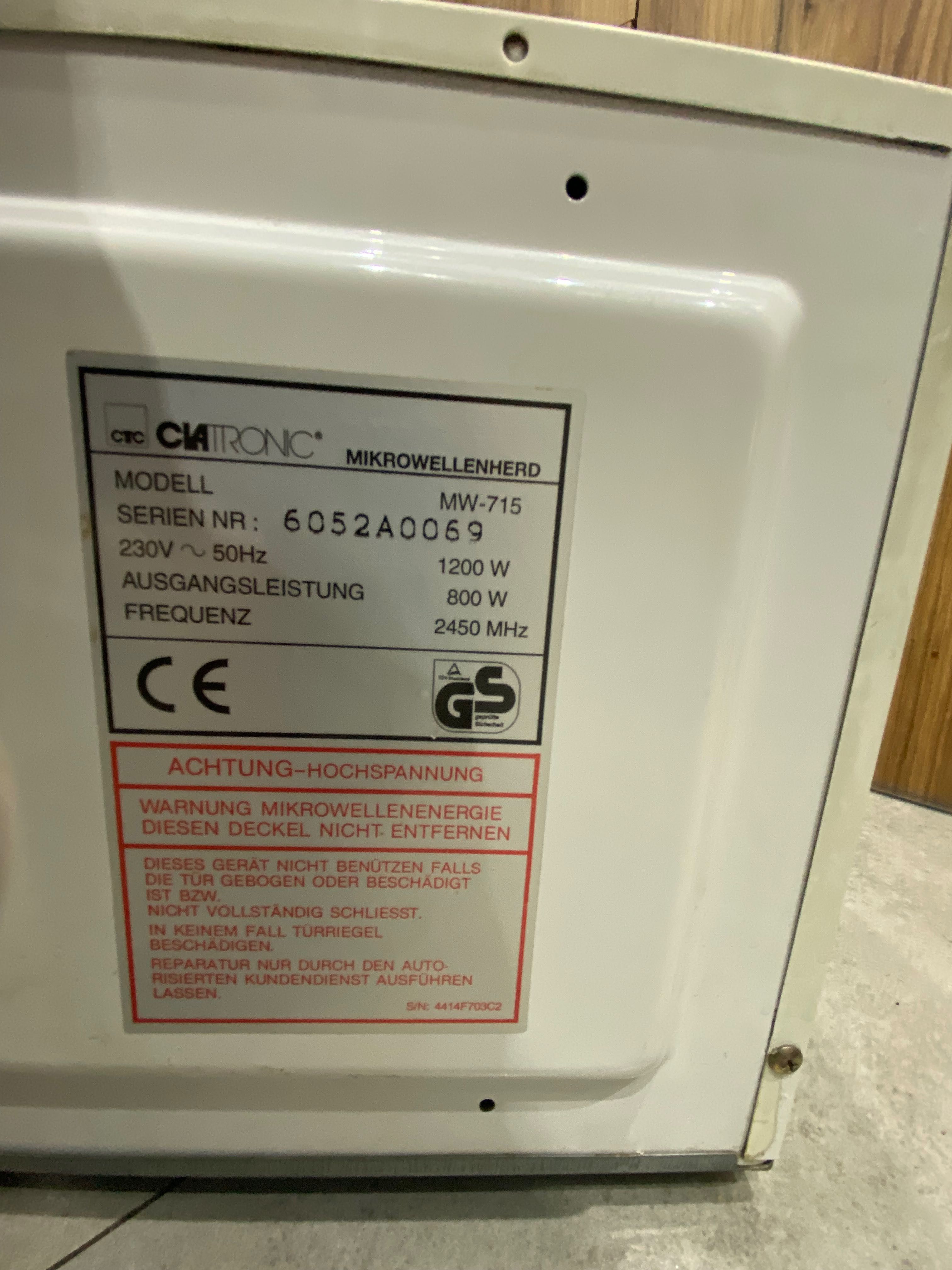 Mikrofalówka Clatronic MW-715 , 1200W/800W moc wyjściowa. SPRAWNA  !!