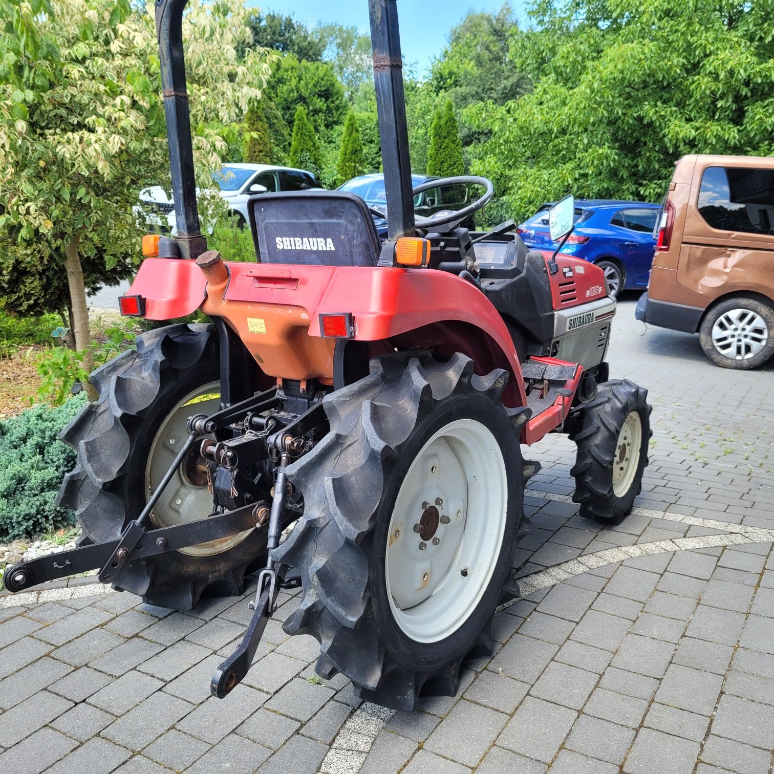 Shibaura p165F 4x4 wspomaganie wałek podnośnik Iseki kubota
