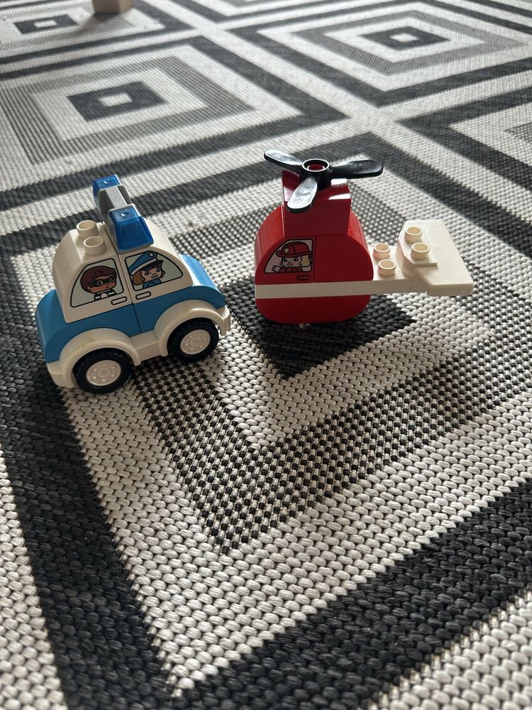 Lego Duplo поліцейська машина та вертоліт