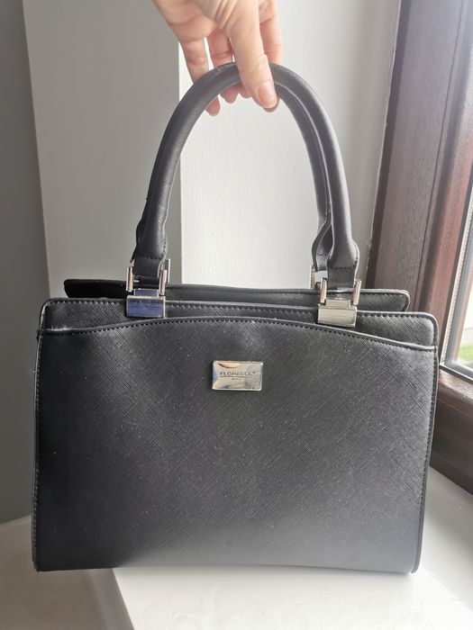 Czarna torebka, torba, elegancka, przegródki, elegancka