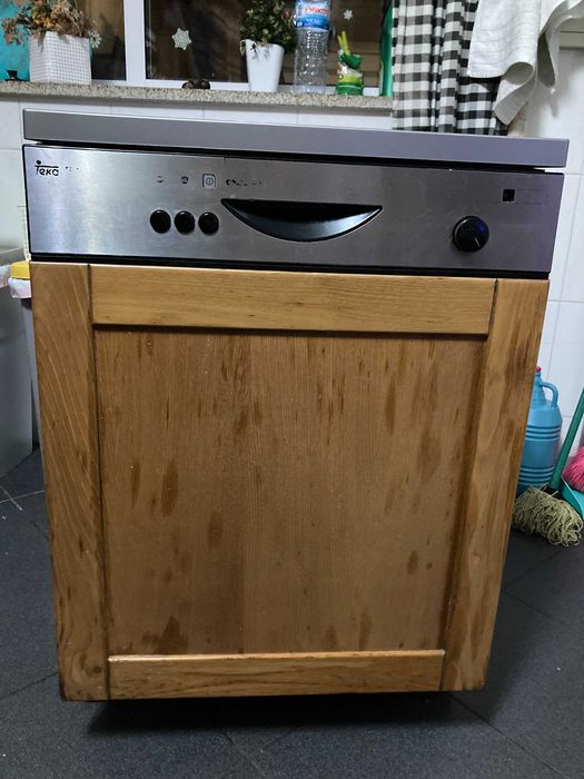 Máquina de Lavar Loiça de embutir  da marca TEKA