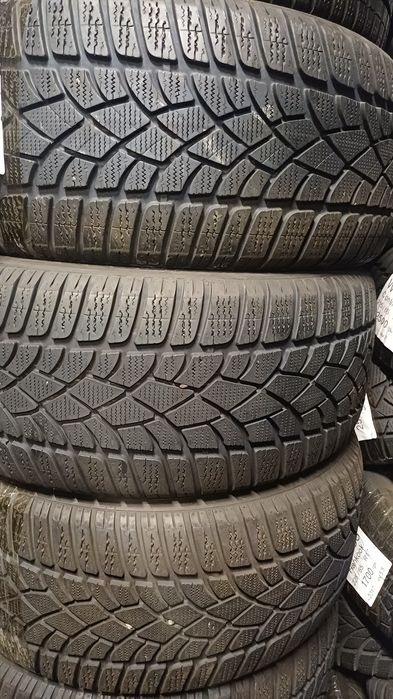 Продам зимові шини б/у 235/45 r17