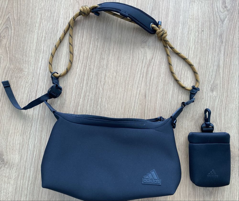 Carteira adidas nova