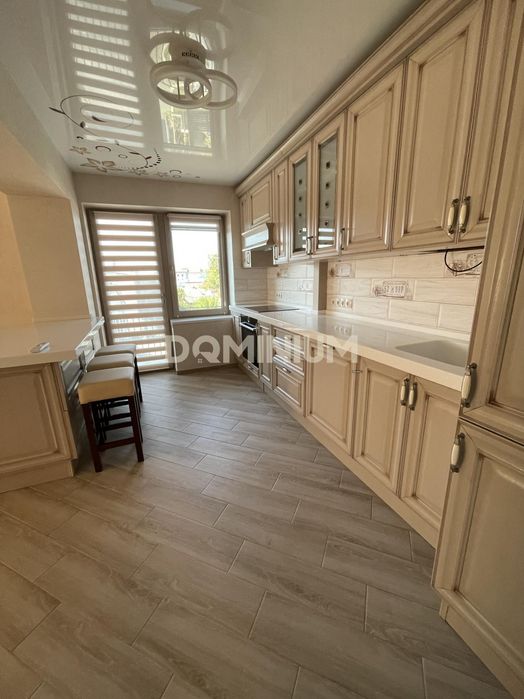 Продається 3 кімнатна квартира в м. Хуст