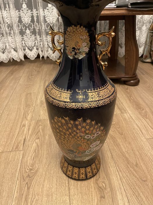 duży wazon ozdobny do kwiatów