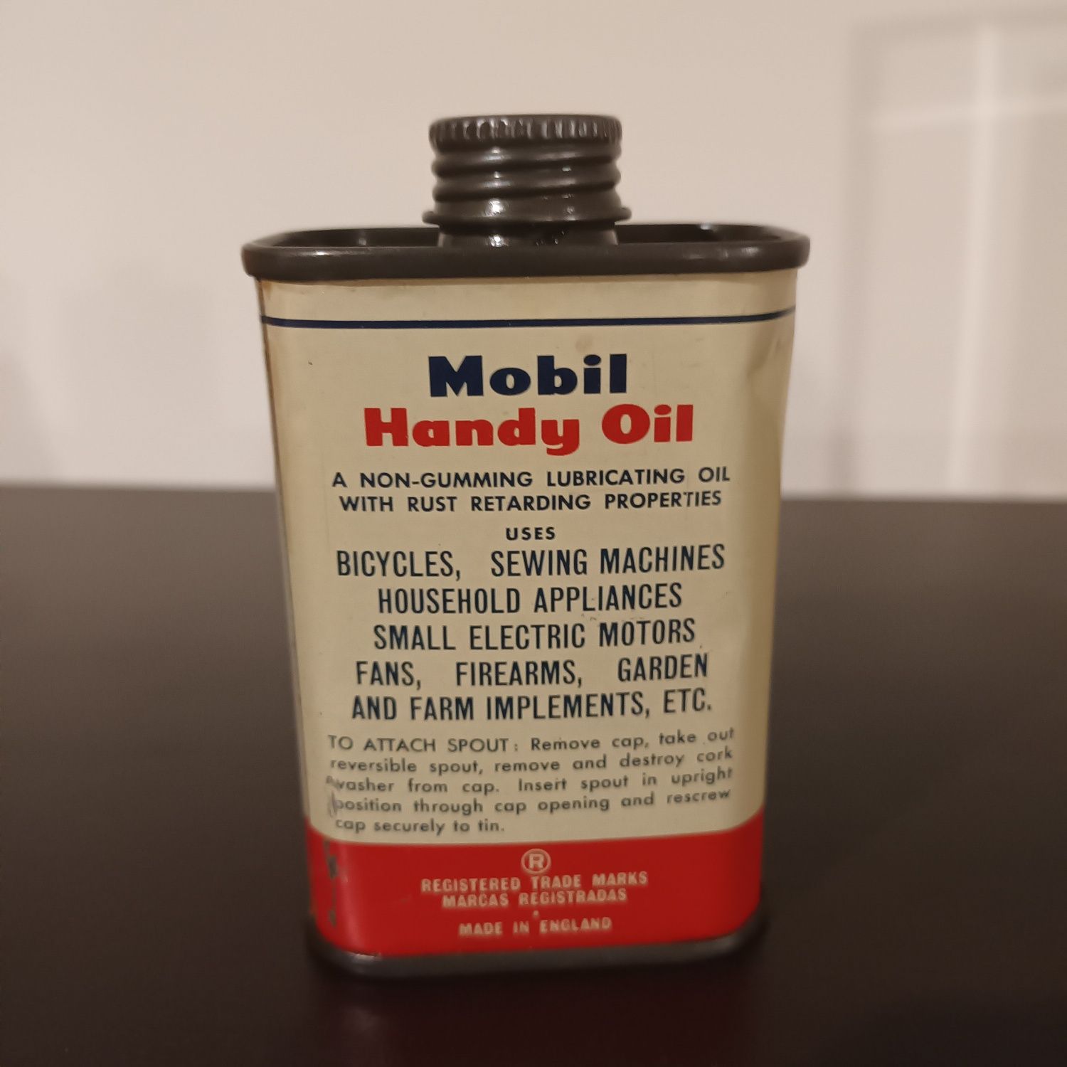 Antiga e muito rara lata Mobil handy oily