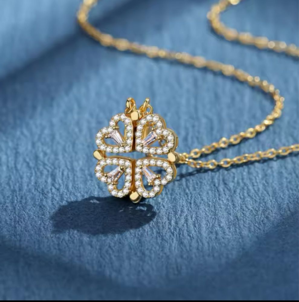 Colar em aço dourado - trevo da sorte- 2 posições