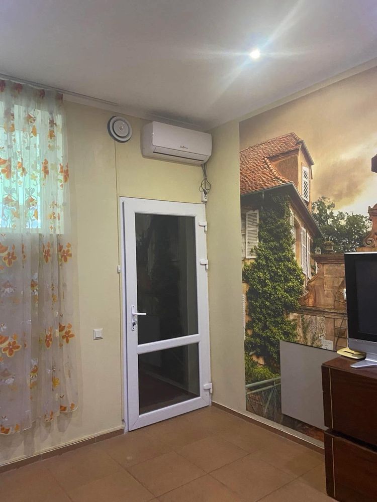 Продам 1 ком.квартиру в цокольном этаже