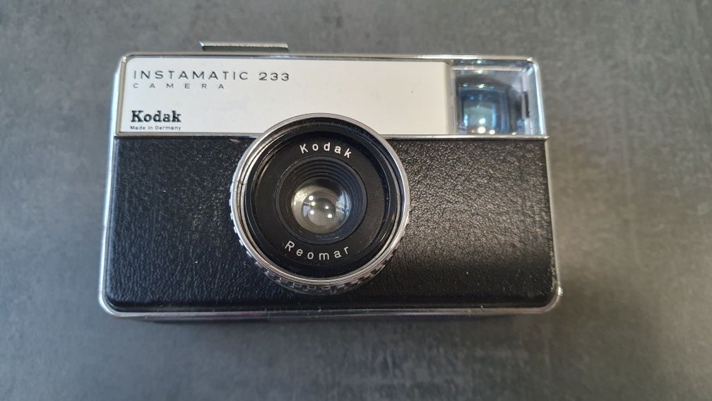 Analogowy Aparat Fotograficzny Kodak Instamatic 233