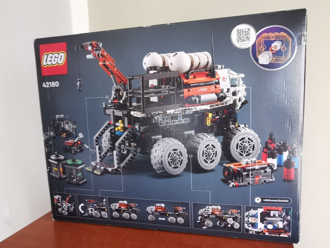 Lego 42180 Mars crew exploration rover