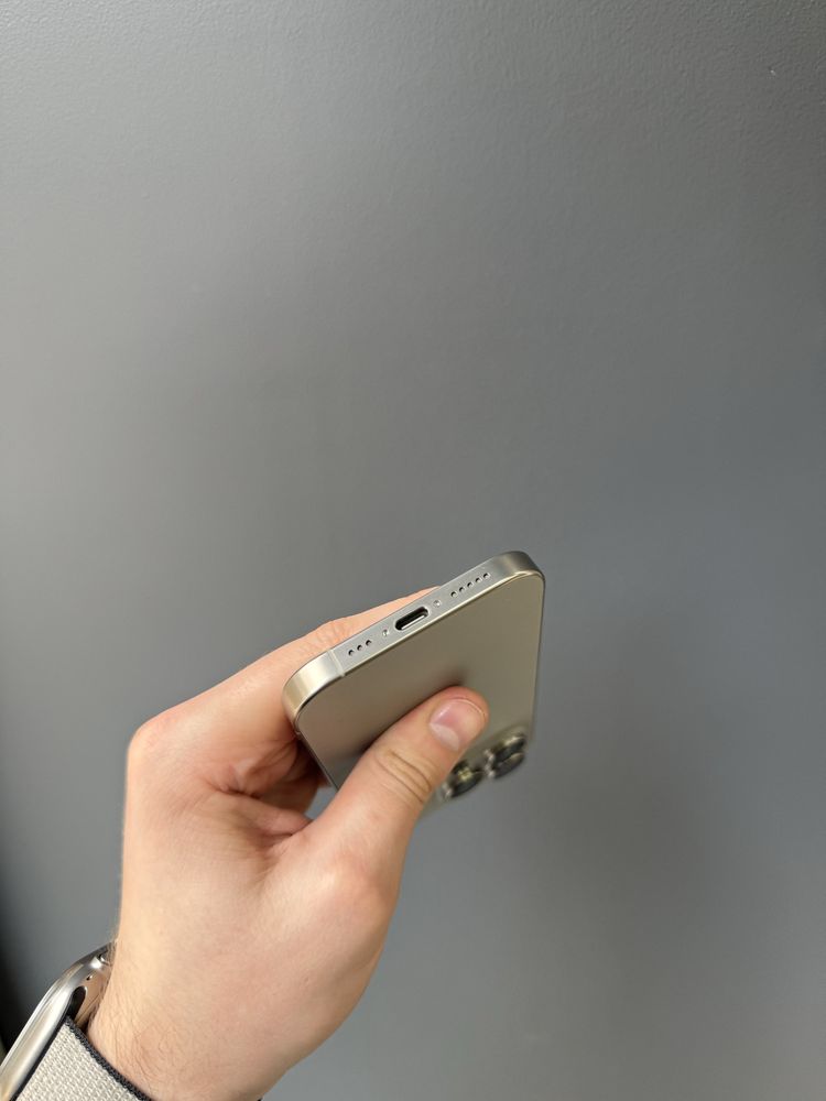 Б/у iPhone 16 Pro 256Gb Natural