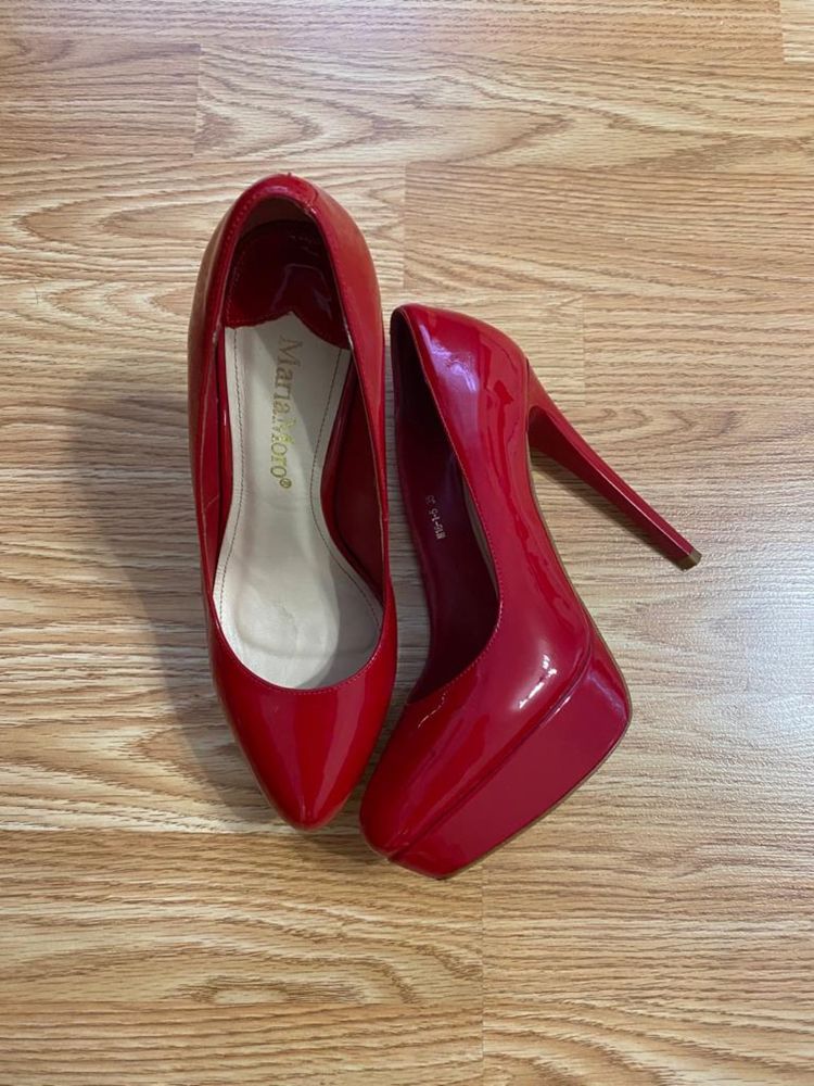 Туфлі жіночі, лакові червоні Б/У.
