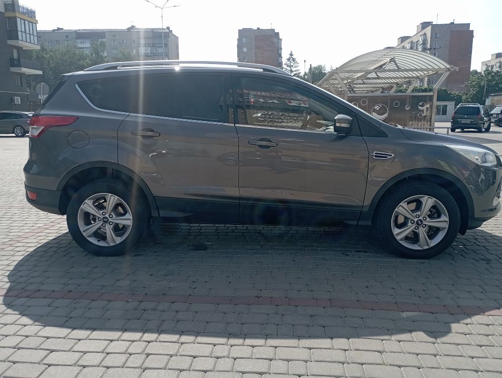 ТЕРМІНОВО Ford Kuga 19.06.2014 офіційна 2 л дизель автомат, 112 тис.км